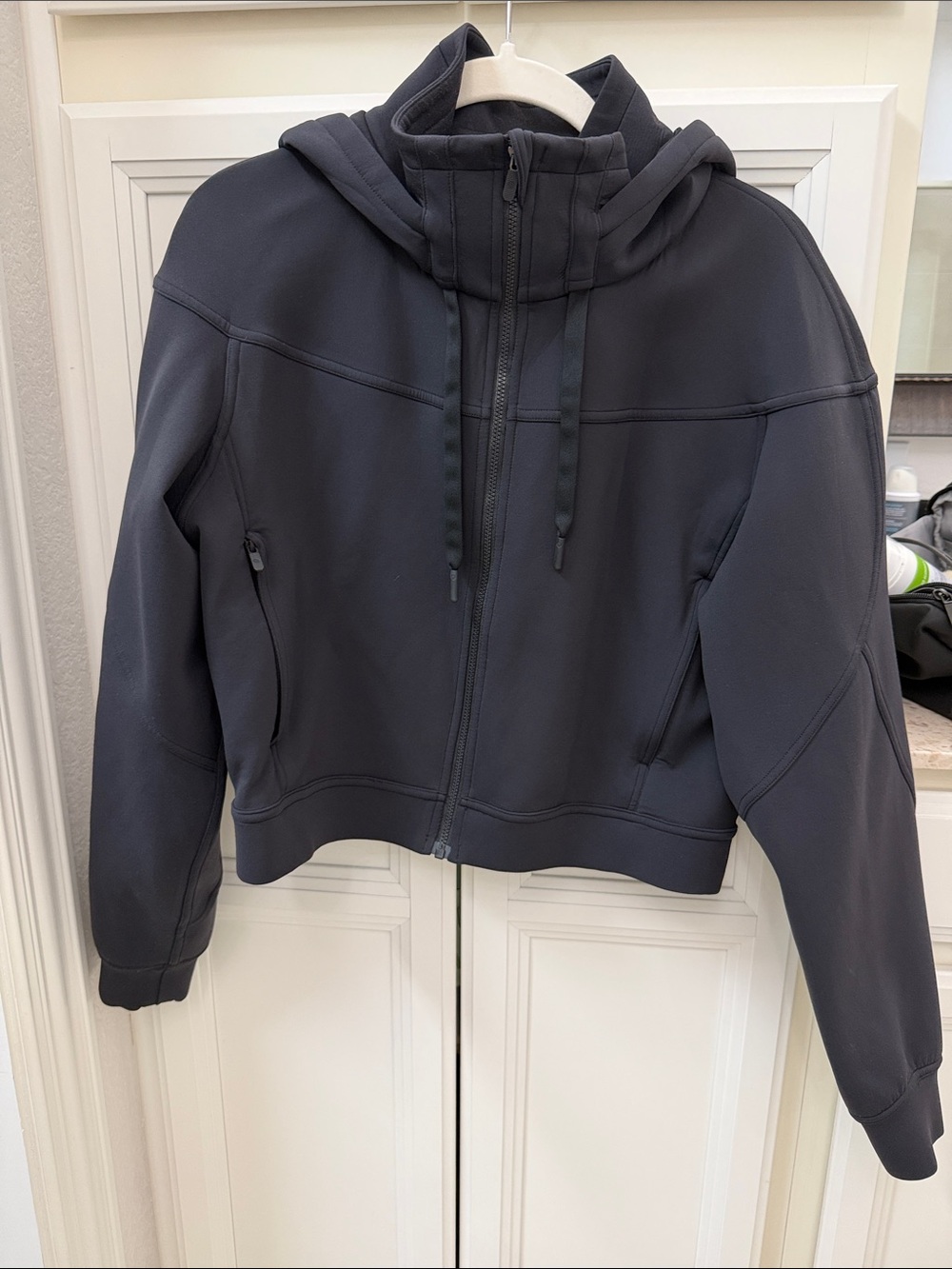 lululemon athletica Women's Black Hooded Zip Bomber 🖤